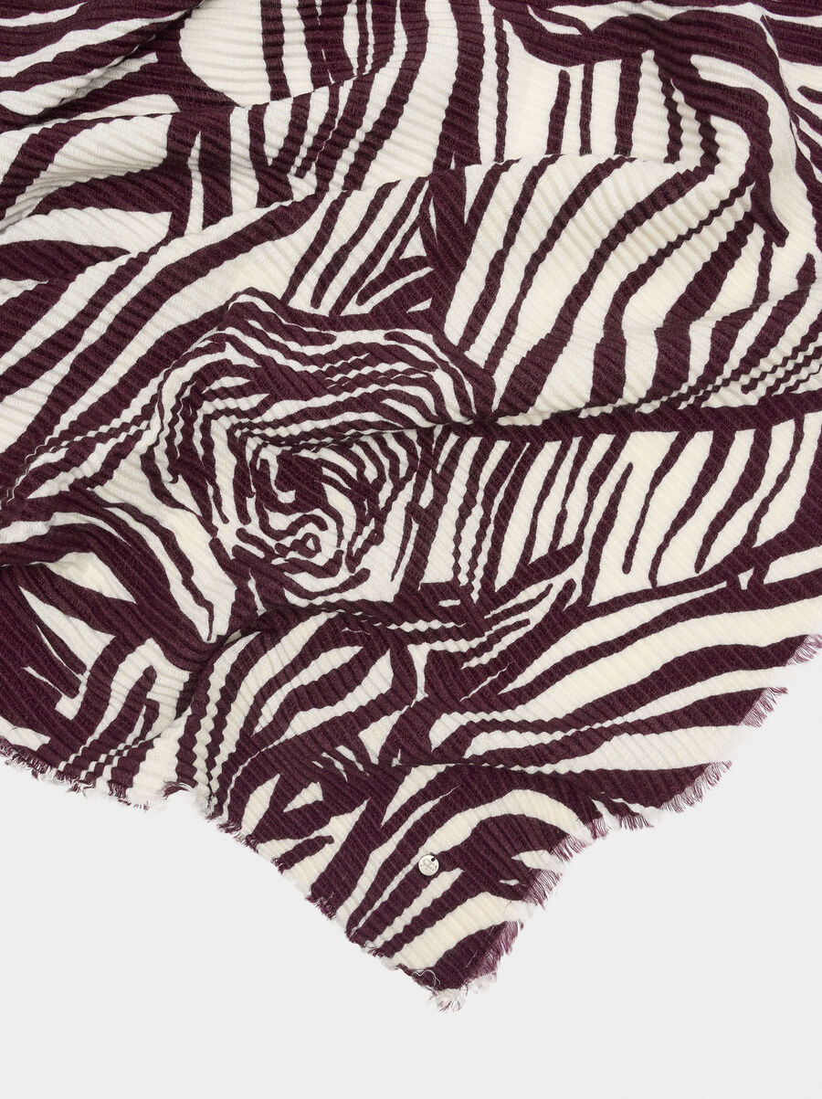 Printed scarf with texture