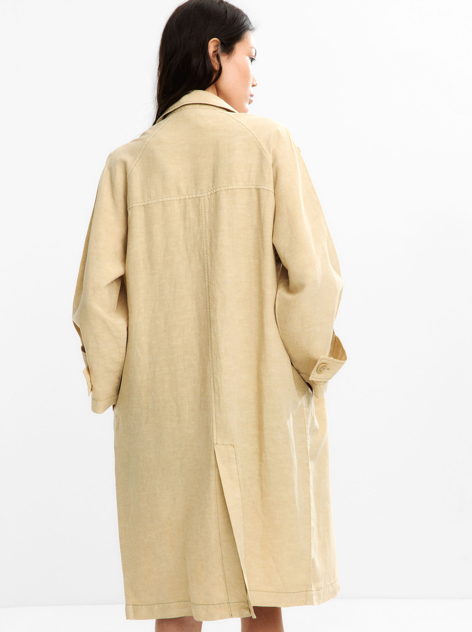 Trench coat with linen image number 4.0