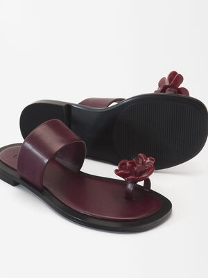 Flat Sandals With Flower image number 5.0