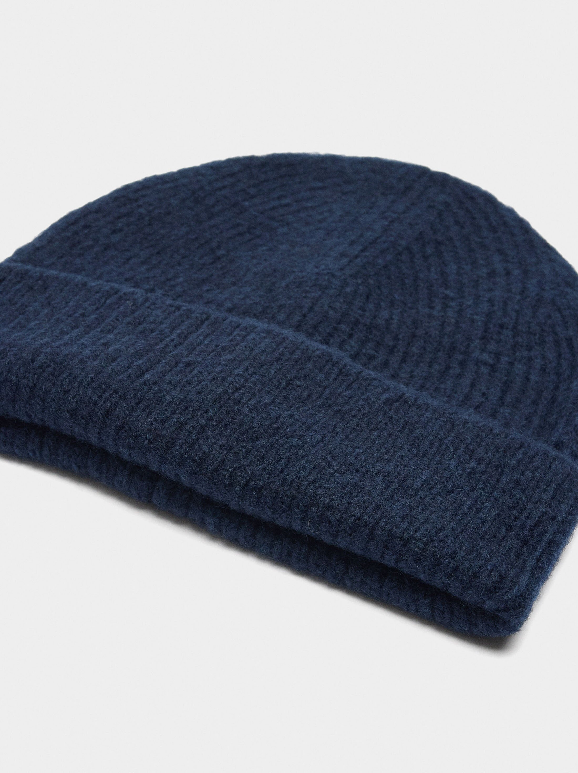 Gorro acanalat amb puny image number 1.0