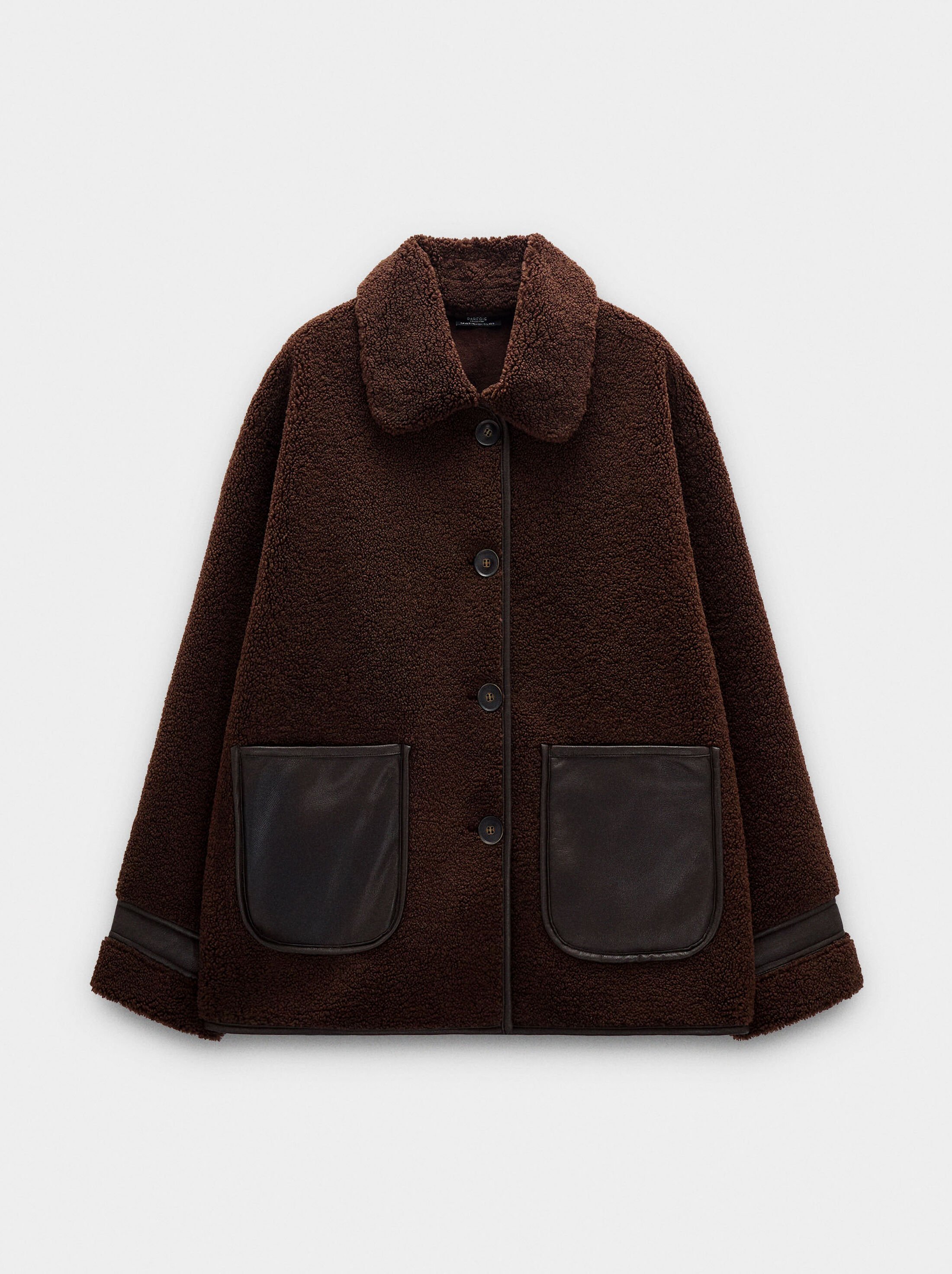 Jaqueta amb efecte borreguinho amb contrast de textures image number 6.0