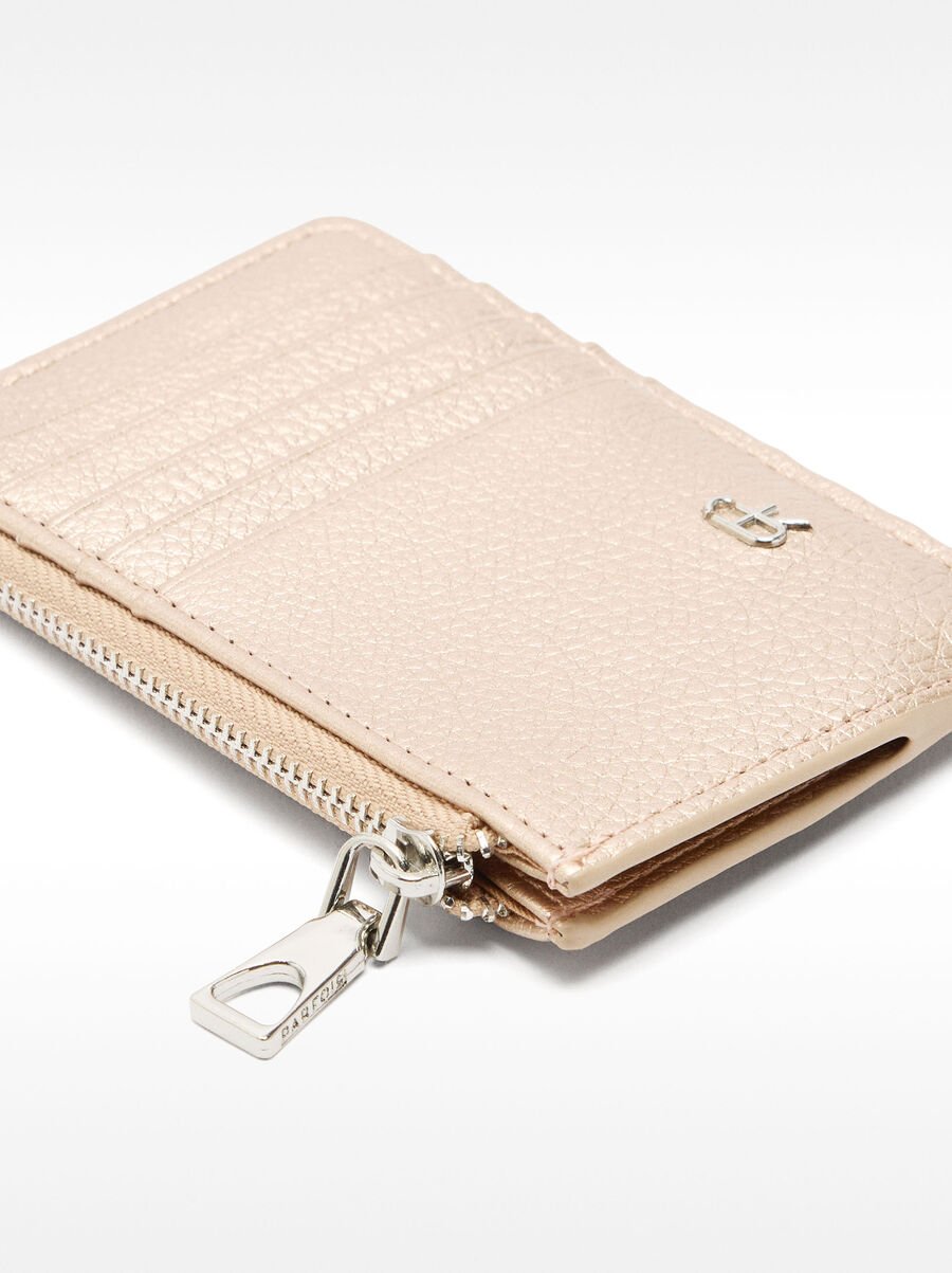 Basic textured card holder