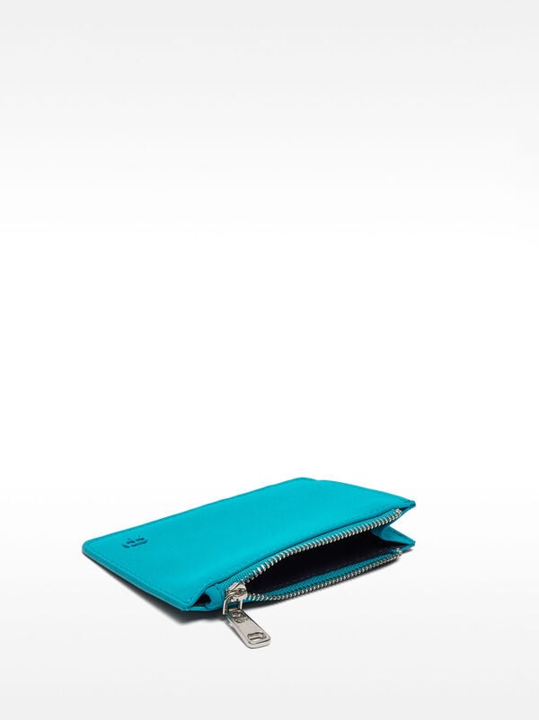 Basic wallet with soft texture
