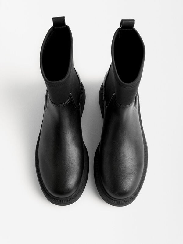 Flat ankle boots with elastic neoprene effect