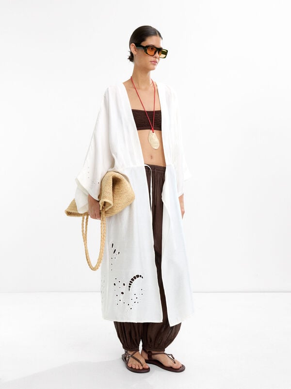 Long kimono with pierced embroidery