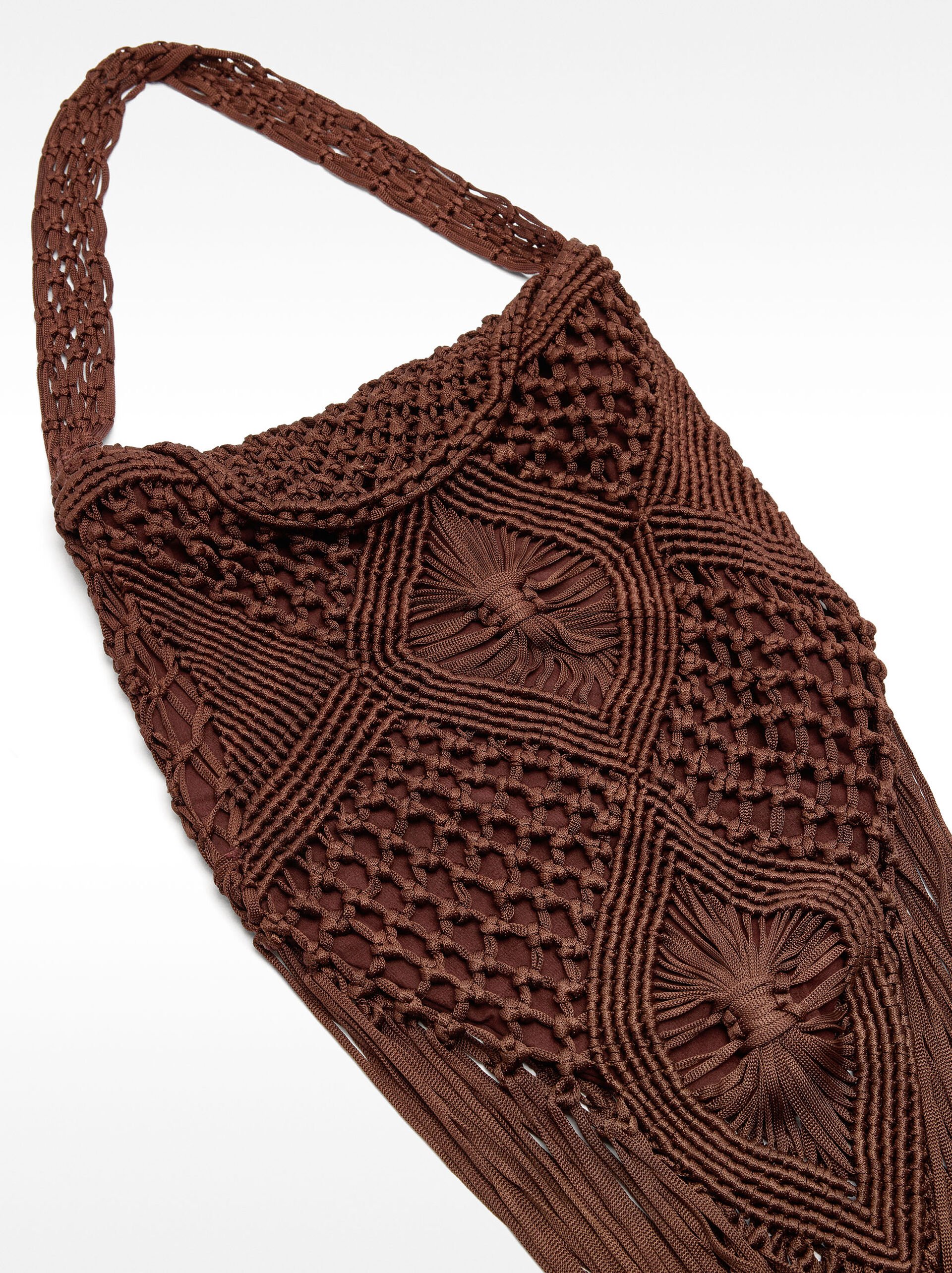 Borsa a spalla all’uncinetto con frange image number 3.0