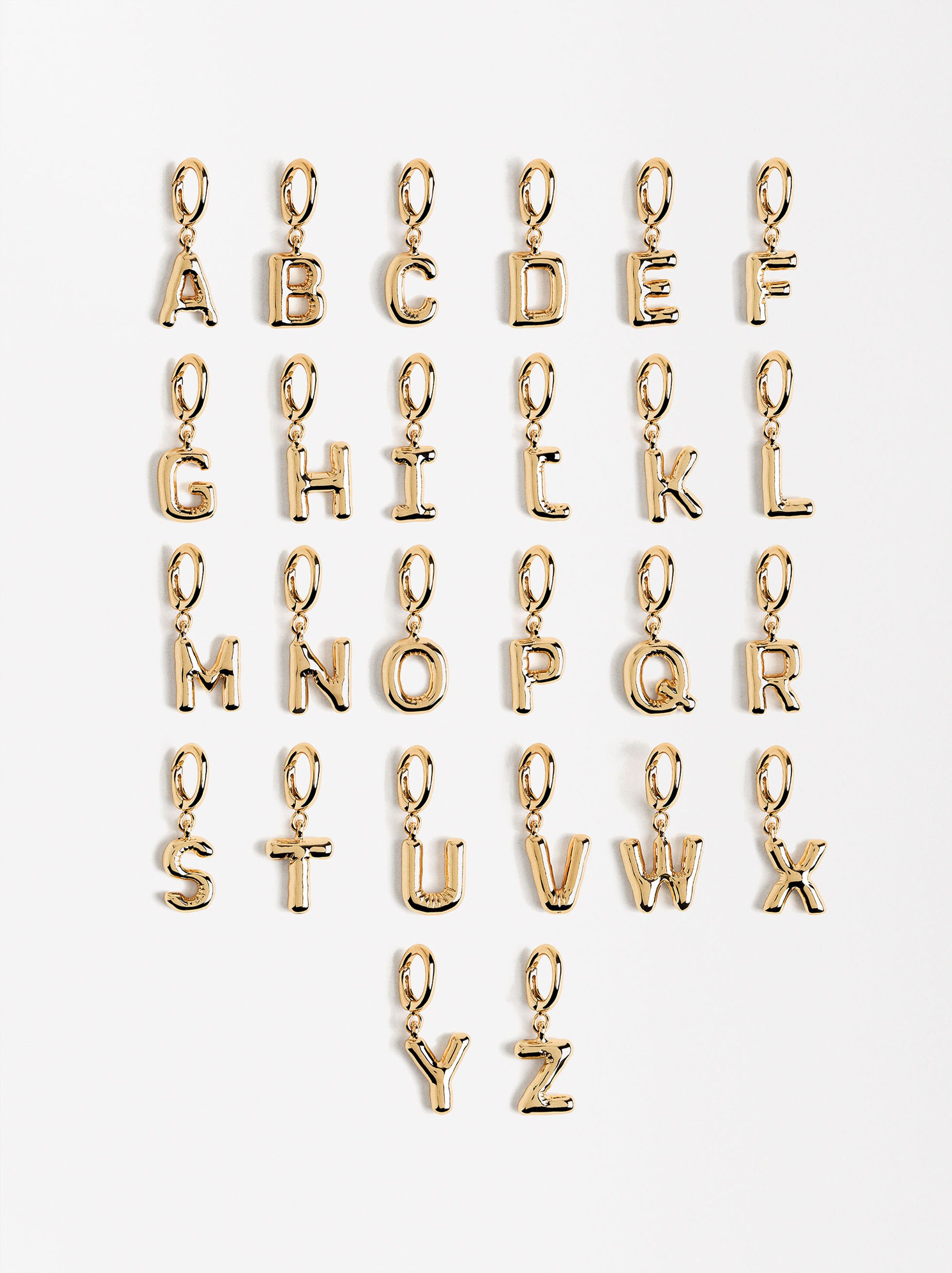 Charm with letter A image number 4.0