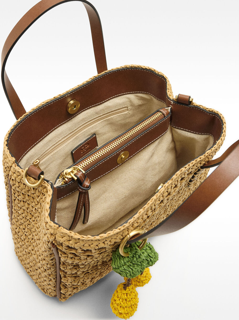 Straw-effect tote bag with pendant