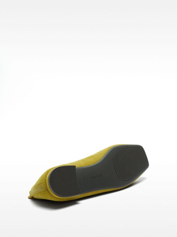 Ankle-strap leather ballet flats