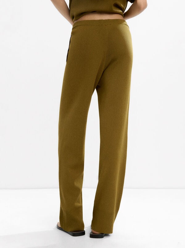 Knitted trousers with elastic waistband