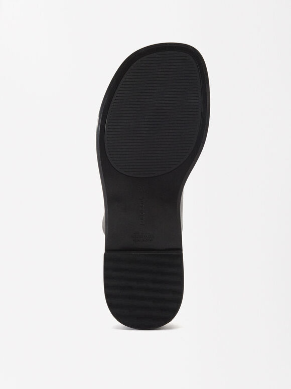 Sandales Plates Avec Détail Métallique, Noir, hi-res