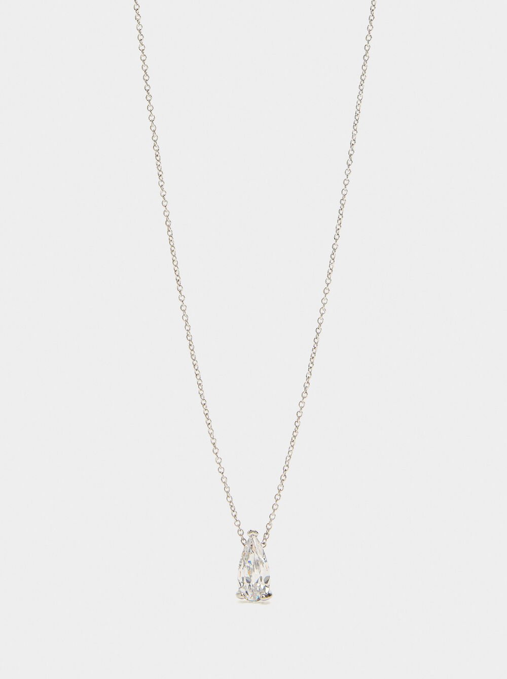 Necklace with pendant of zirconia