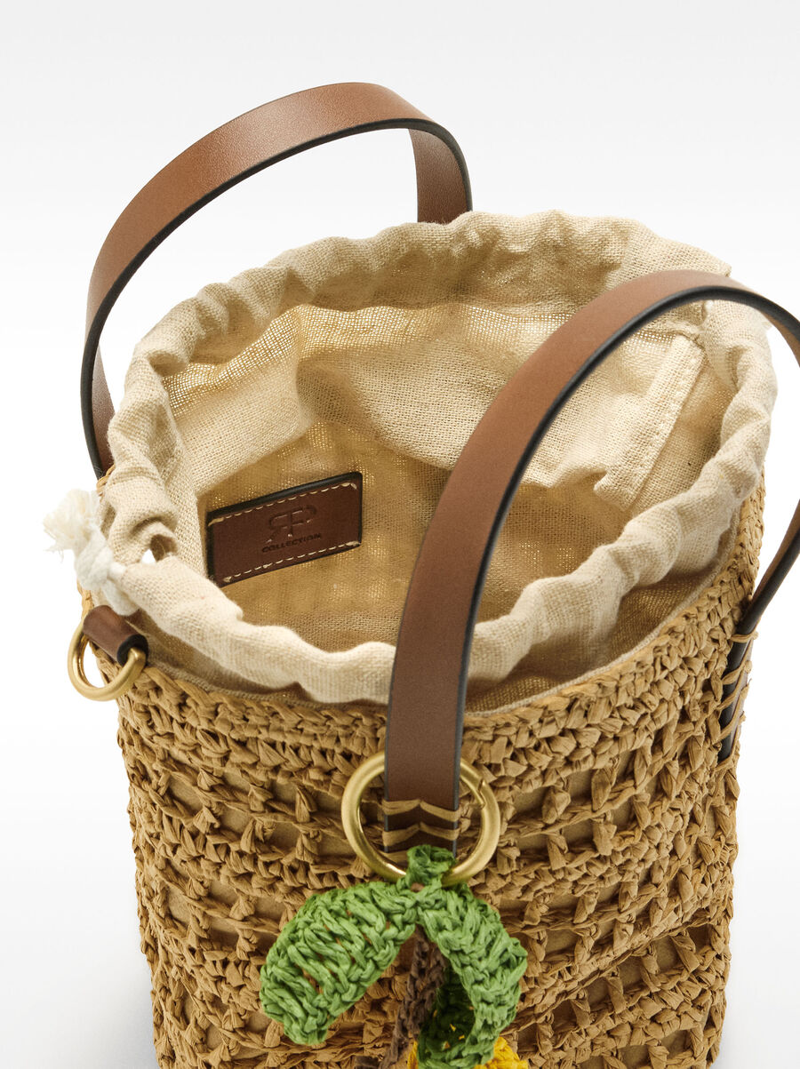 Sac seau à effet paille avec détail suspendu