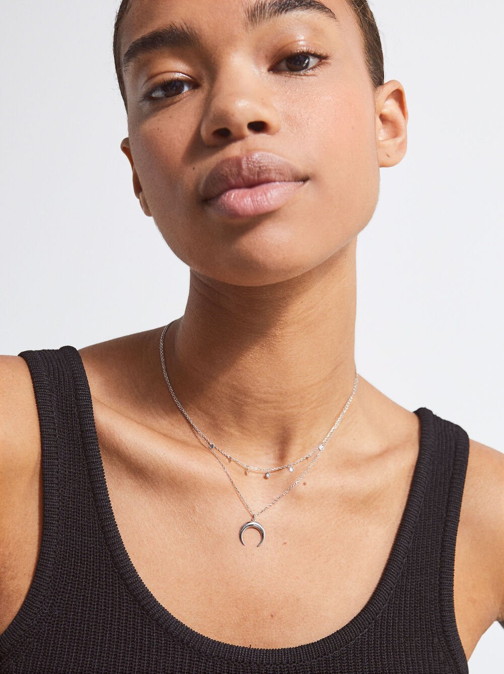 Collaret curt d'argent 925 amb banya