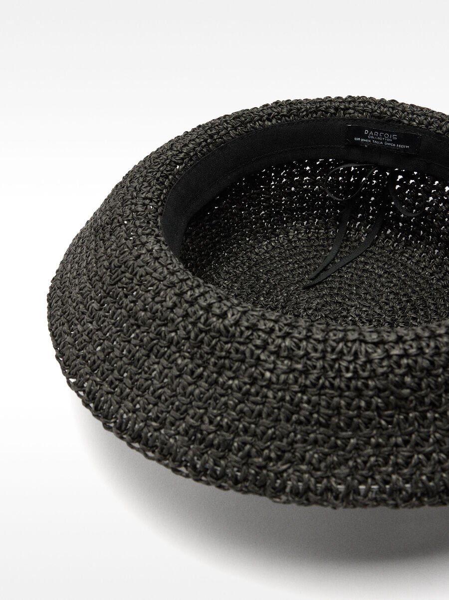 Hat with straw effect