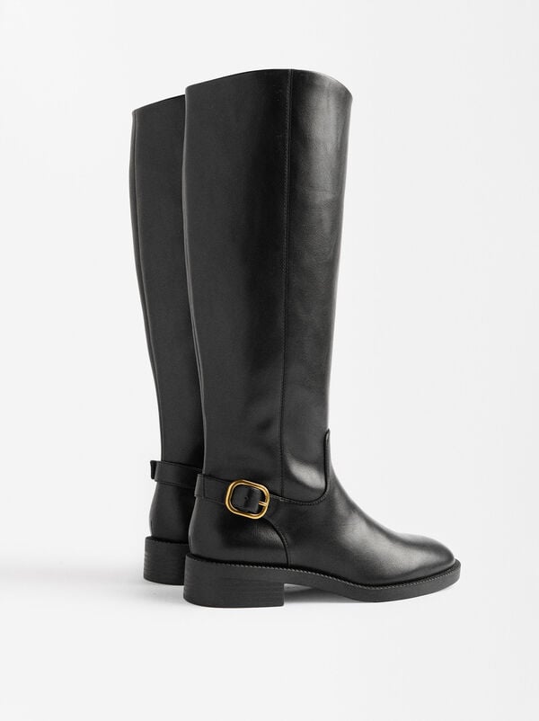 High boots with buckle