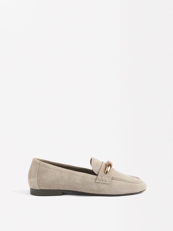 Leather moccasins with metallic detail