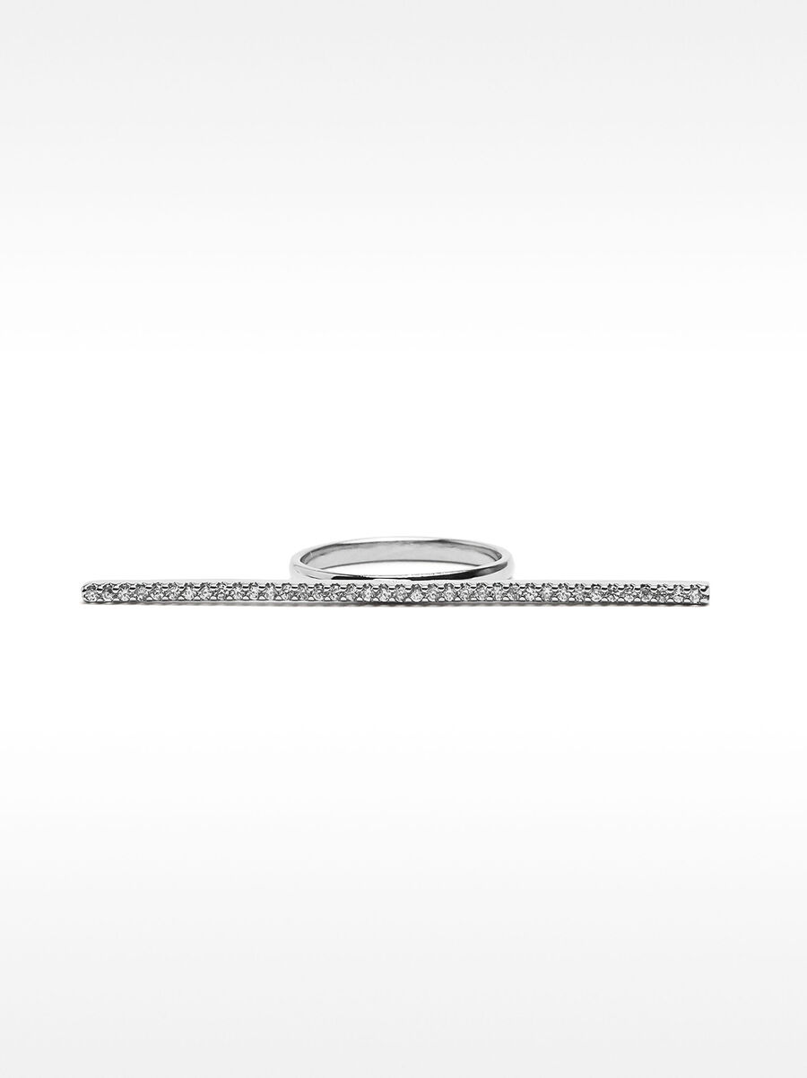 Bar ring with zircons