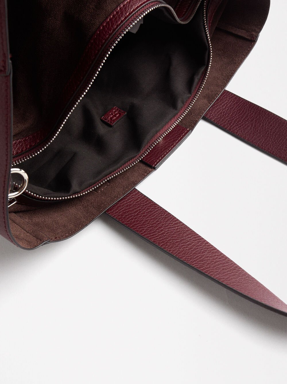 Shopper bag with strap