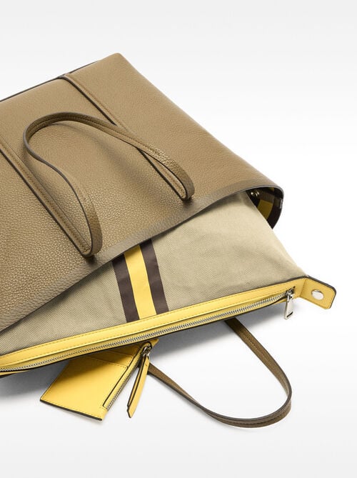 Borsa shopper con ciondolo