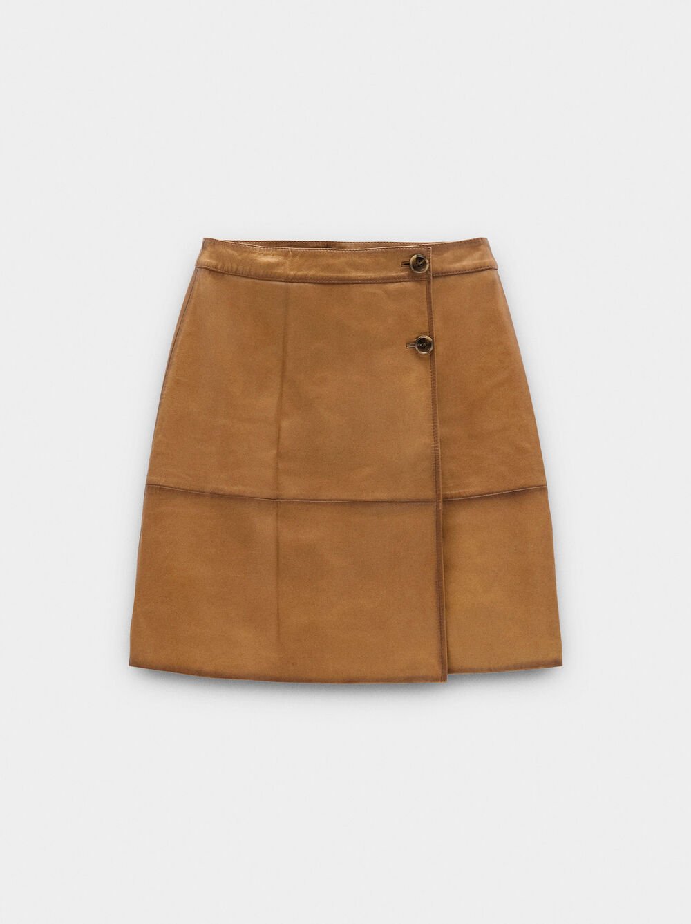 Short leather skirt with marked topstitching
