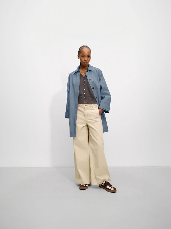 Light parka with pockets