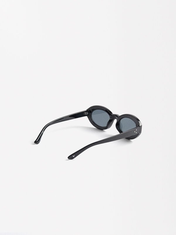 Oval sunglasses
