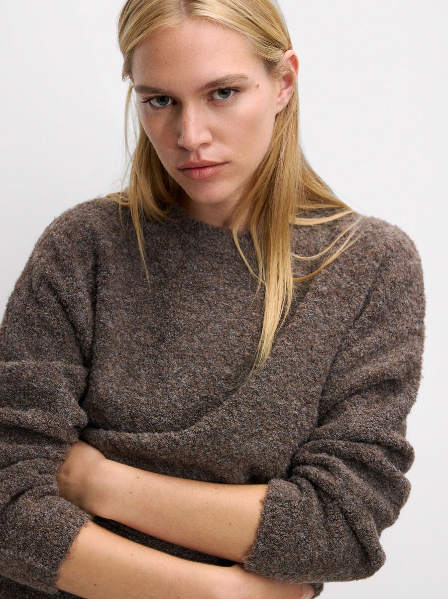 Knit sweater with wool blend