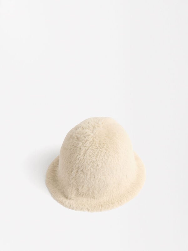 Faux fur bucket hat