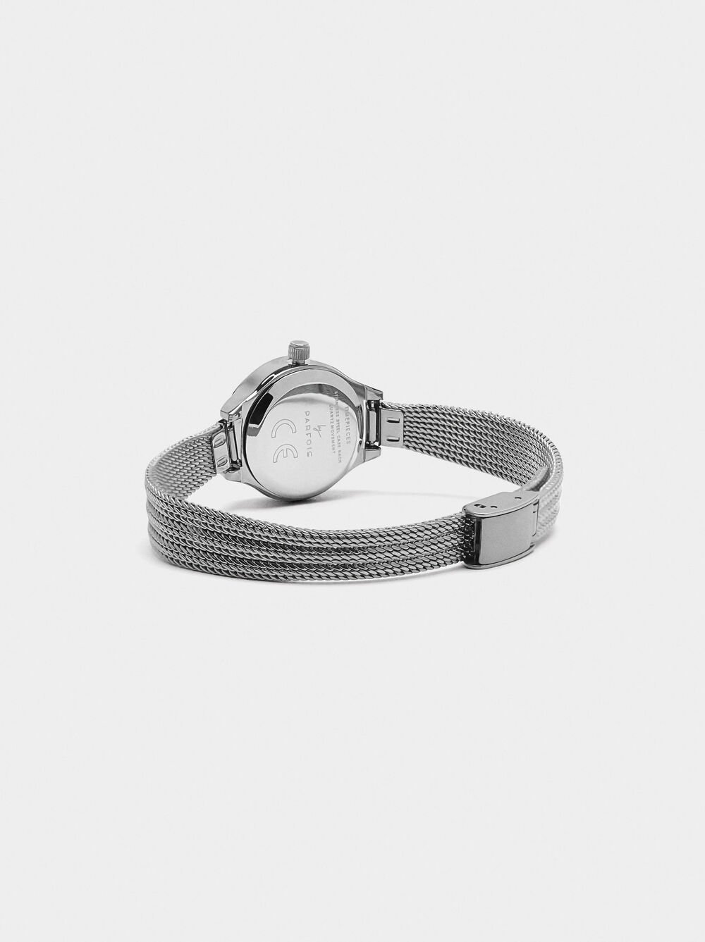 Oval watch with stainless steel mesh bracelet