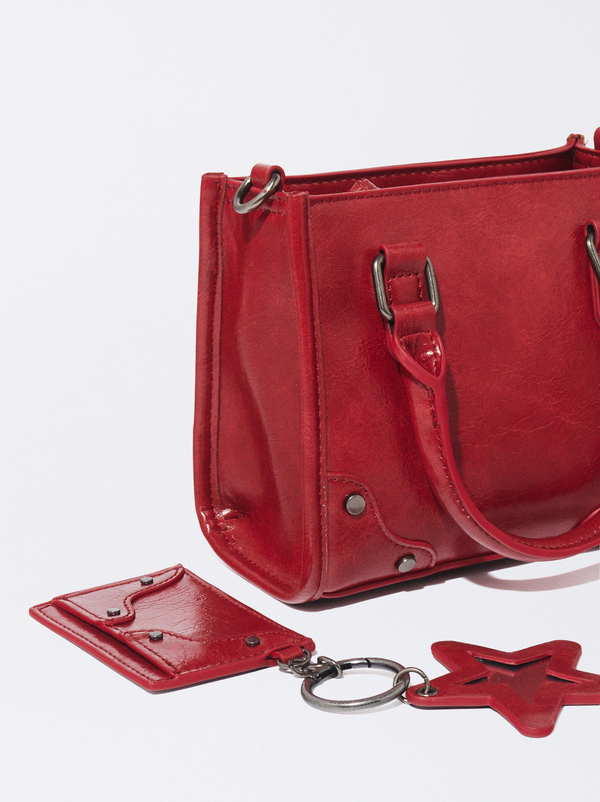 Bolso Tote Con Colgante Rojo Parfois