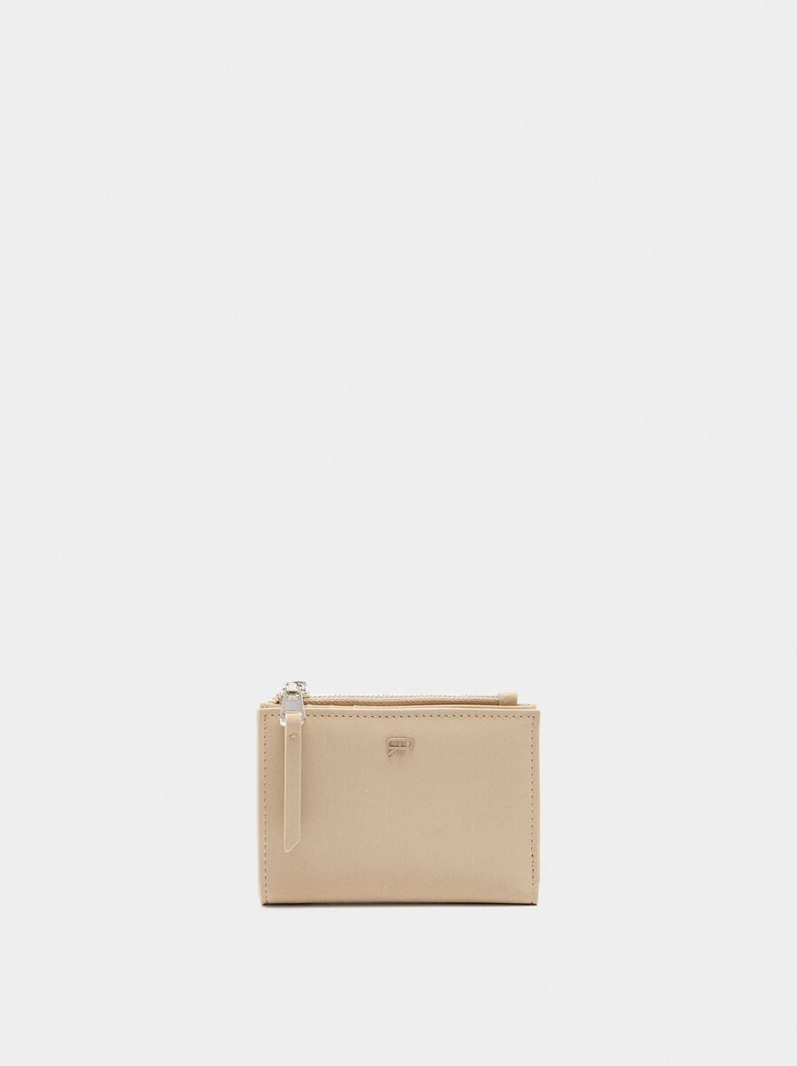 Cartera con textura suave