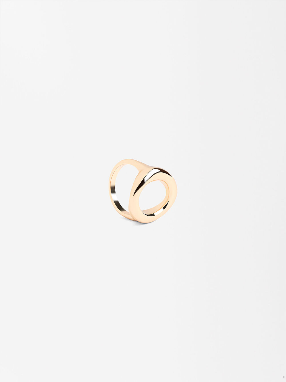 Oval band ring