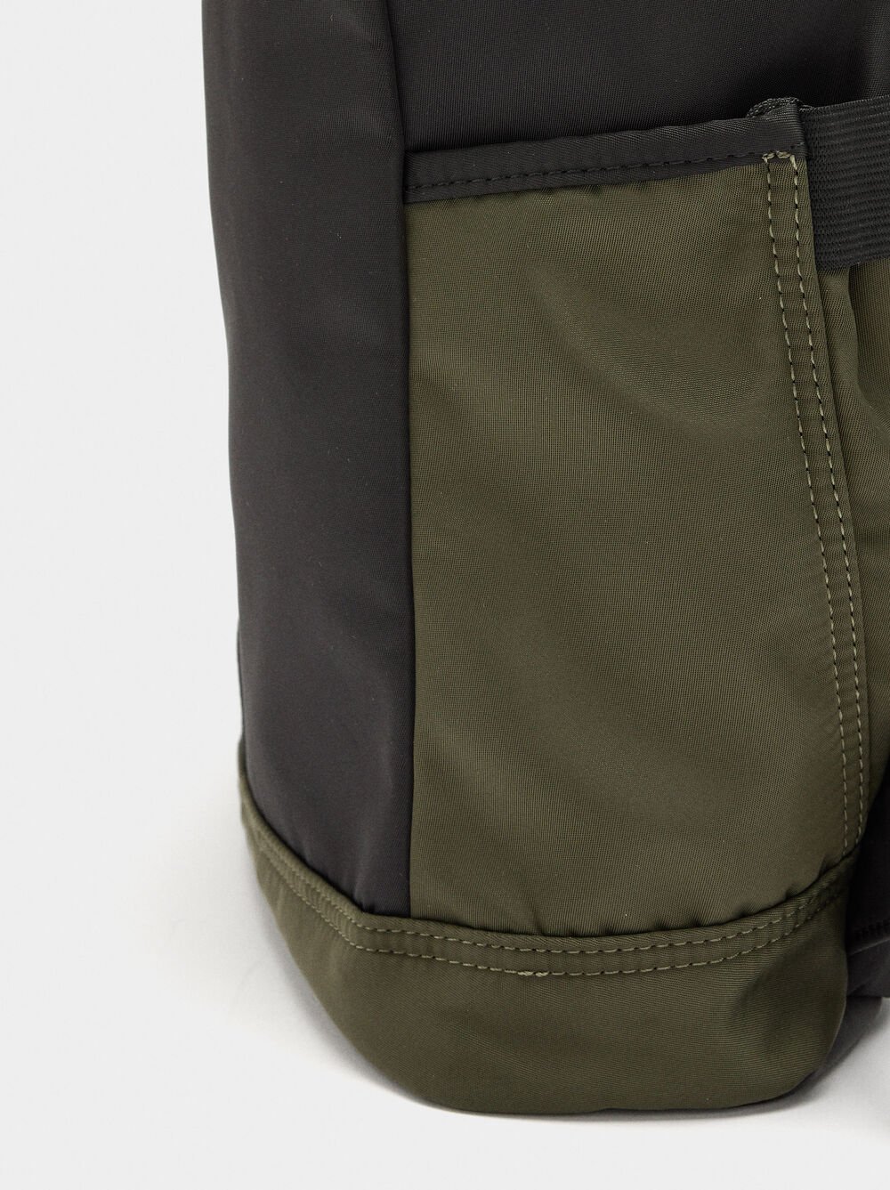Rucksack aus Nylon im Colorblock für 13" Laptop