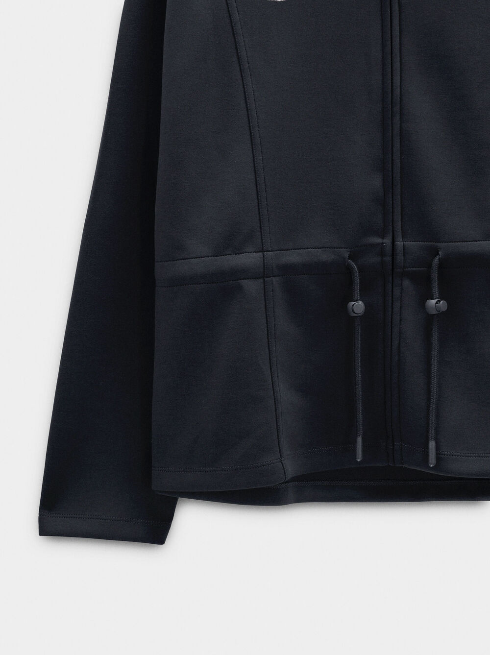 Sweatshirt with zipper closure and high collar