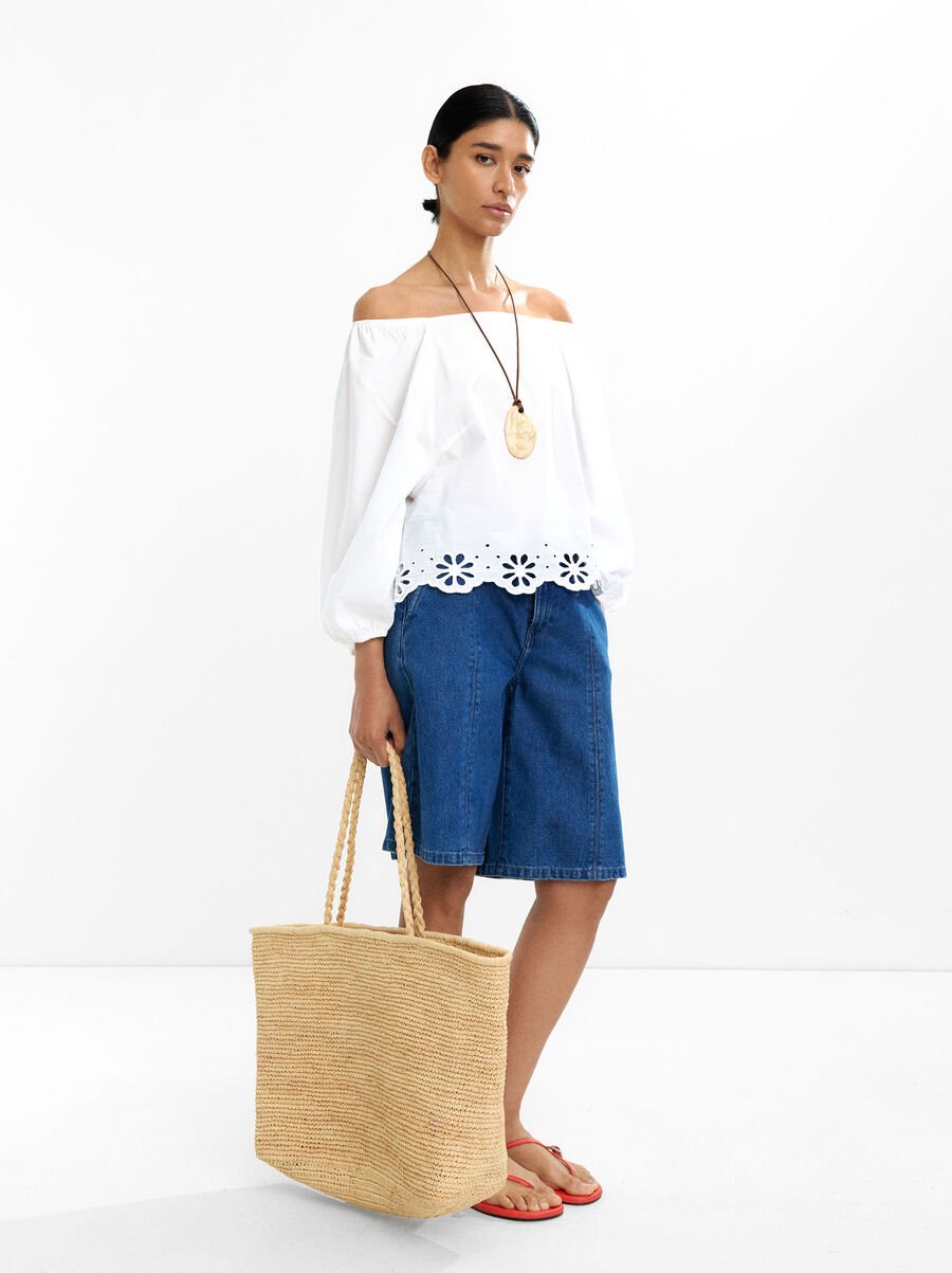 100% cotton shirt with puff sleeves