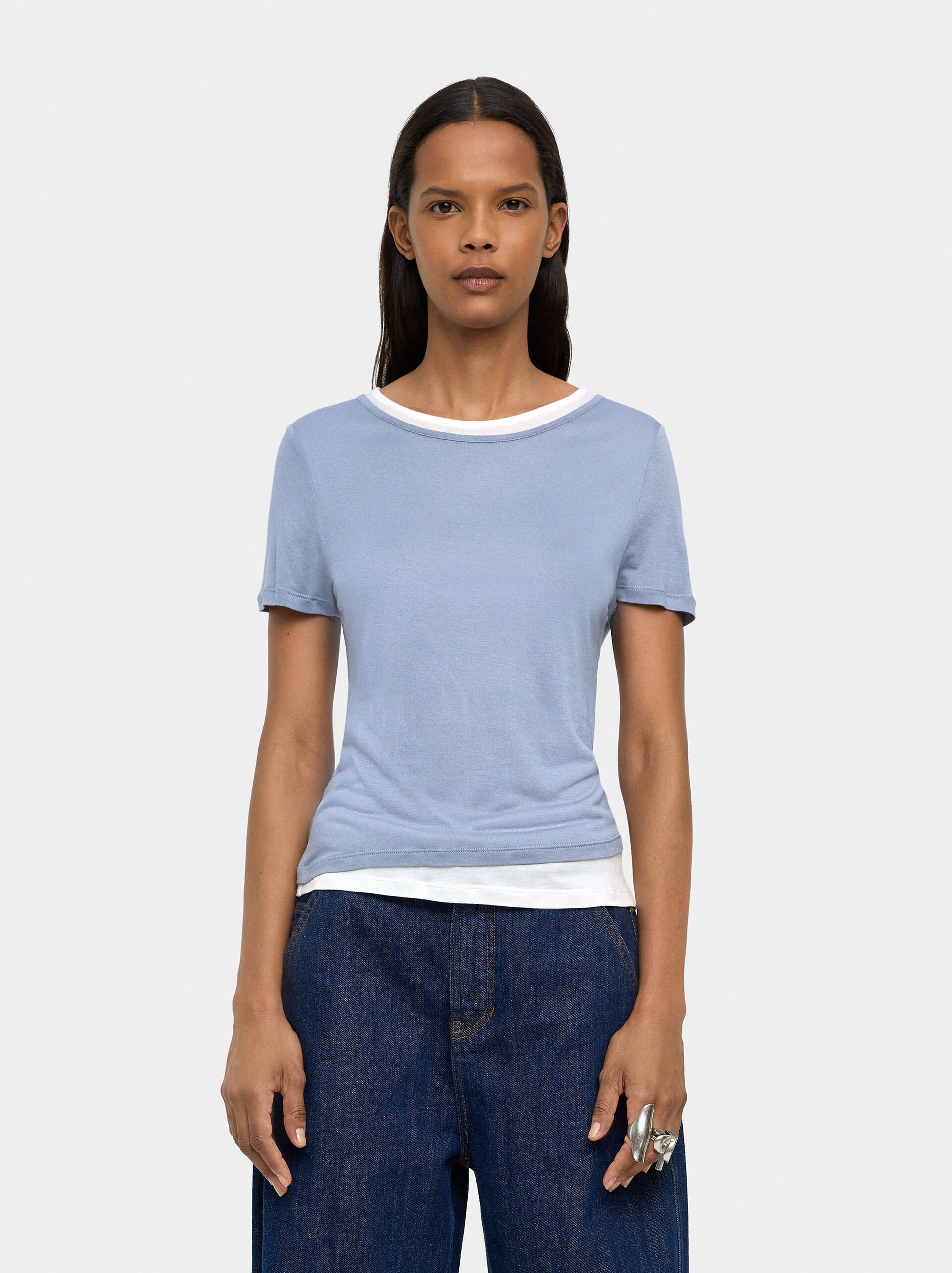 Bicolor T-Shirt image number 3.0