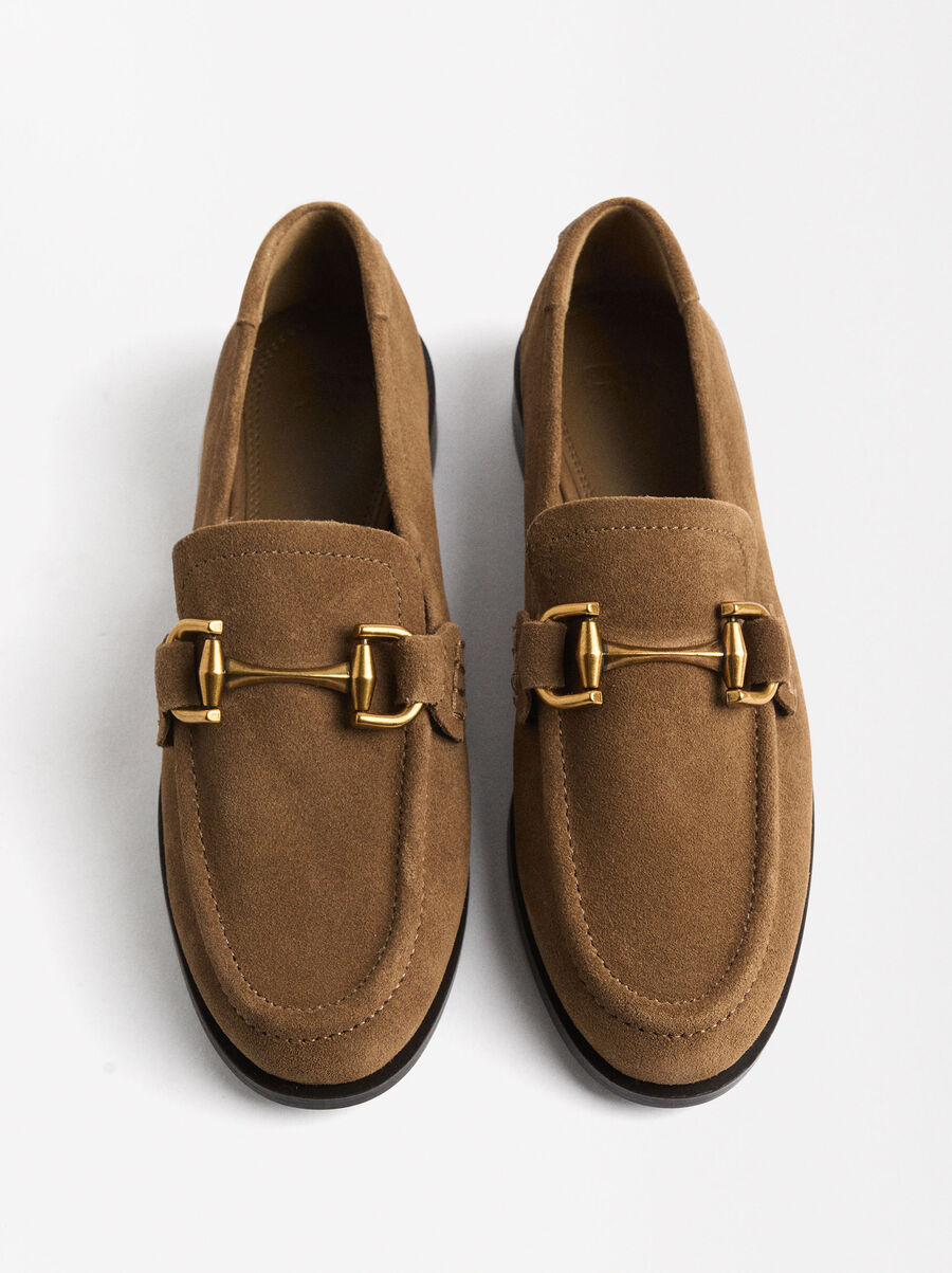 Leather loafers with buckle