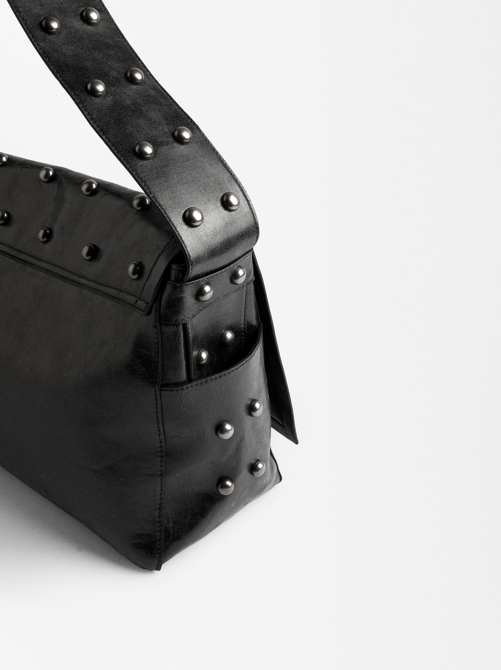 Shoulder bag with studs XL Black | Parfois Shoulder bag with studs XL Black | Parfois