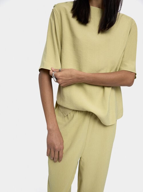 Loose-fitting trousers with elastic waistband