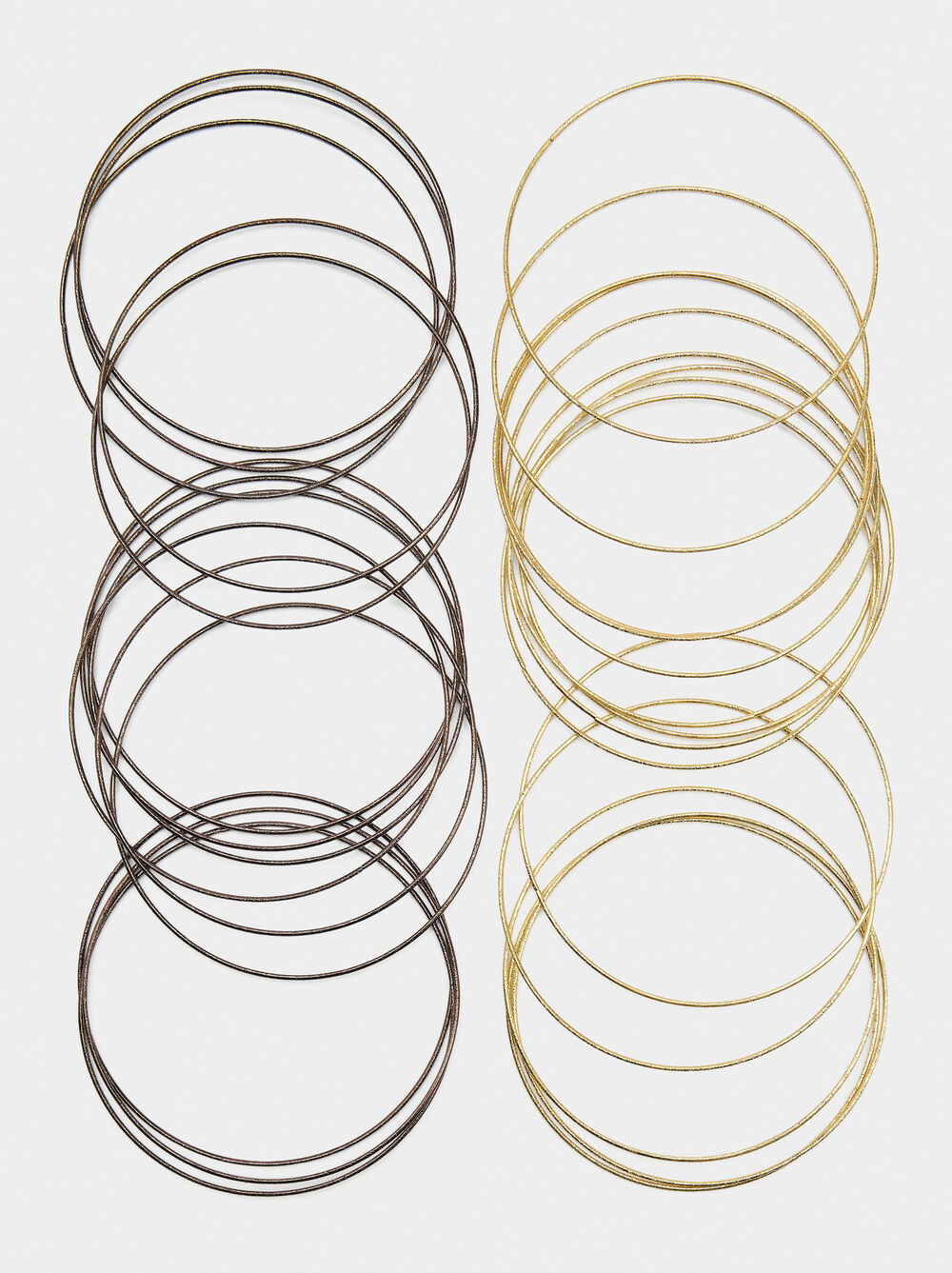 Bracelets rigides entrecroisés