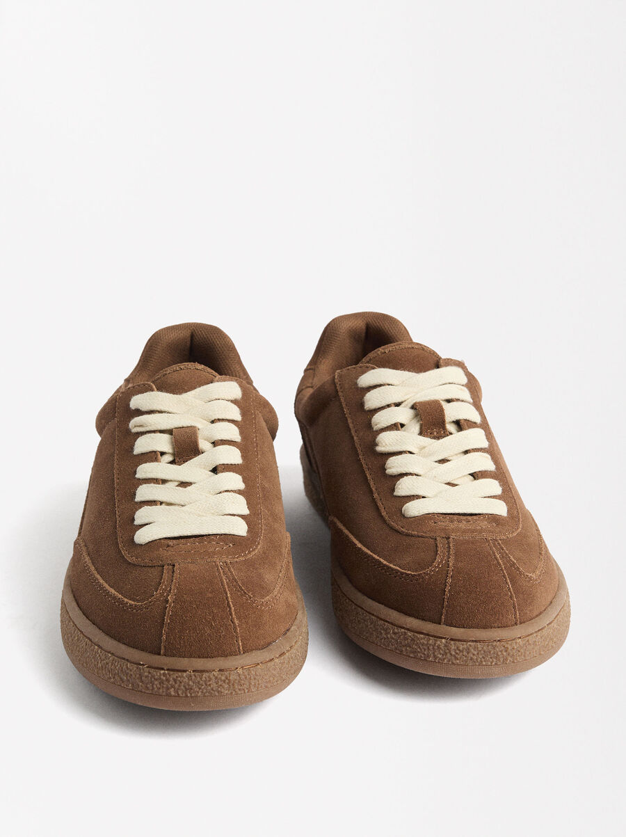 Baskets en cuir rétro