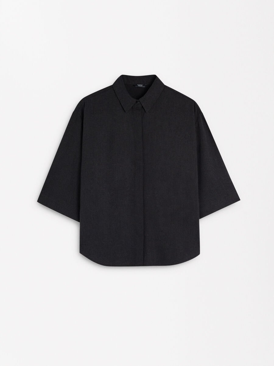 Flowing shirt with buttons