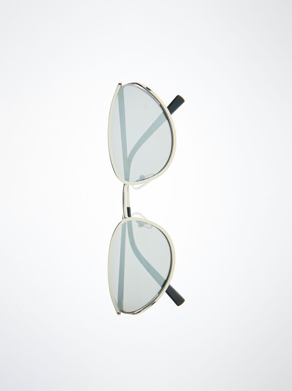Cat eye sunglasses