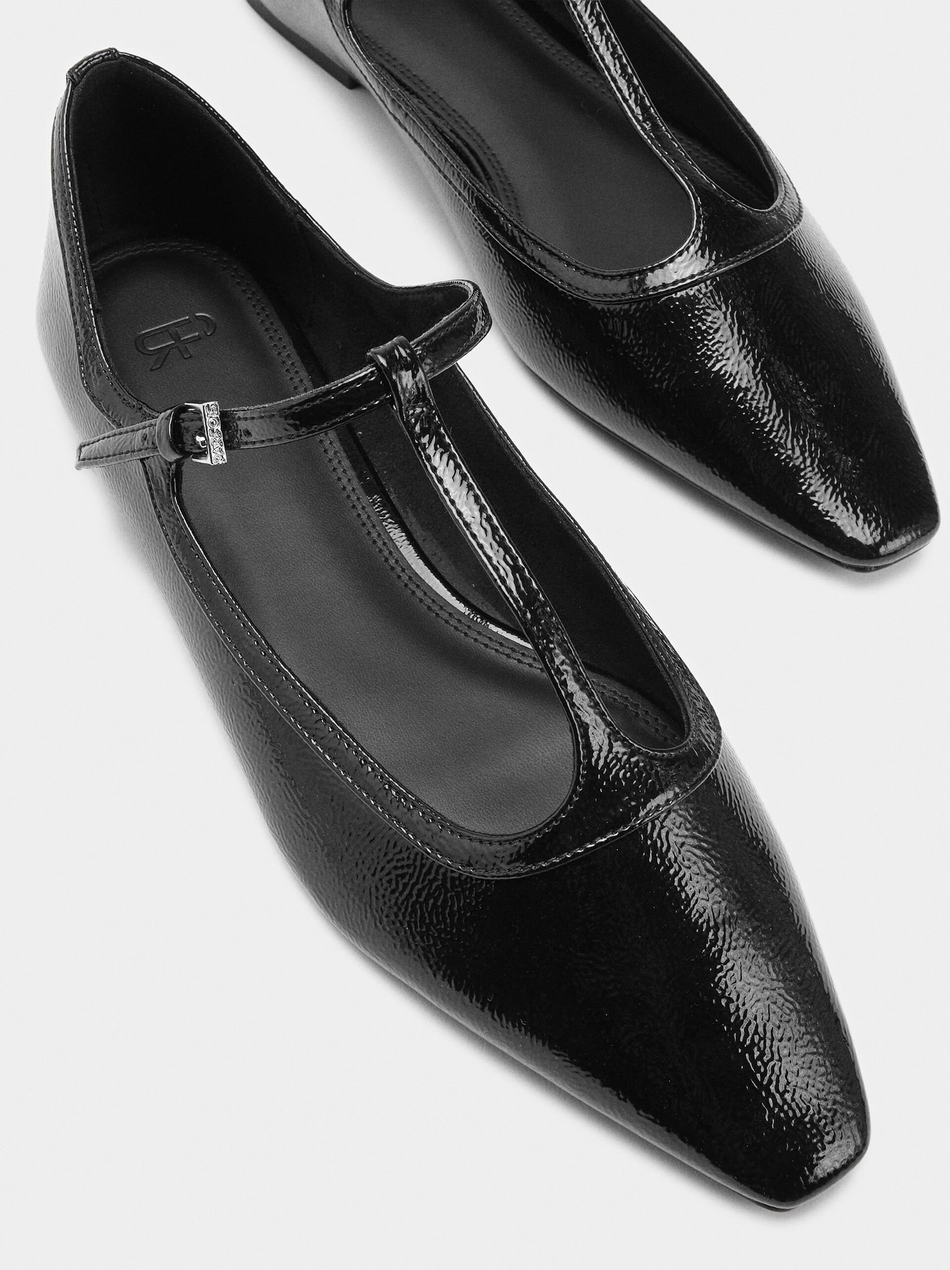 Lackierte T-Bar-Ballerinas image number 5.0