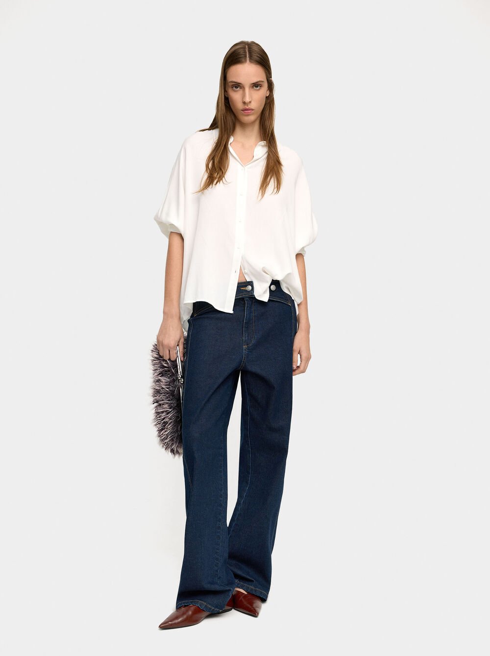 Shirt with long sleeves in a fluid fabric