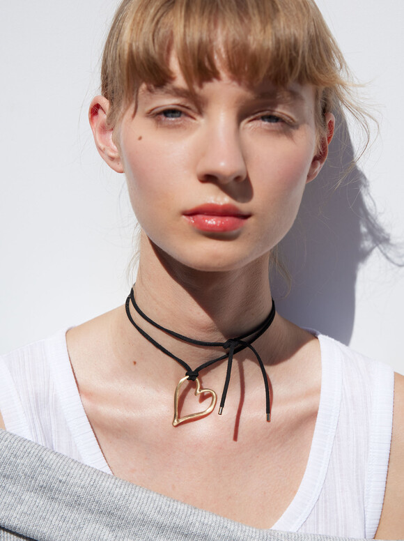 Cord Necklace With Heart, Black, hi-res