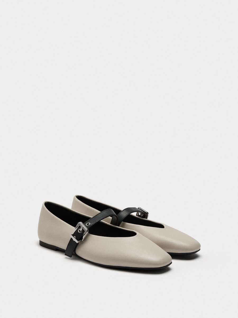 Two-tone ballet flats with strap