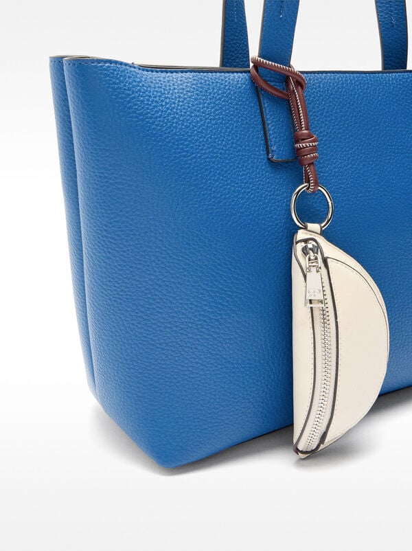 Shopper bag with texture