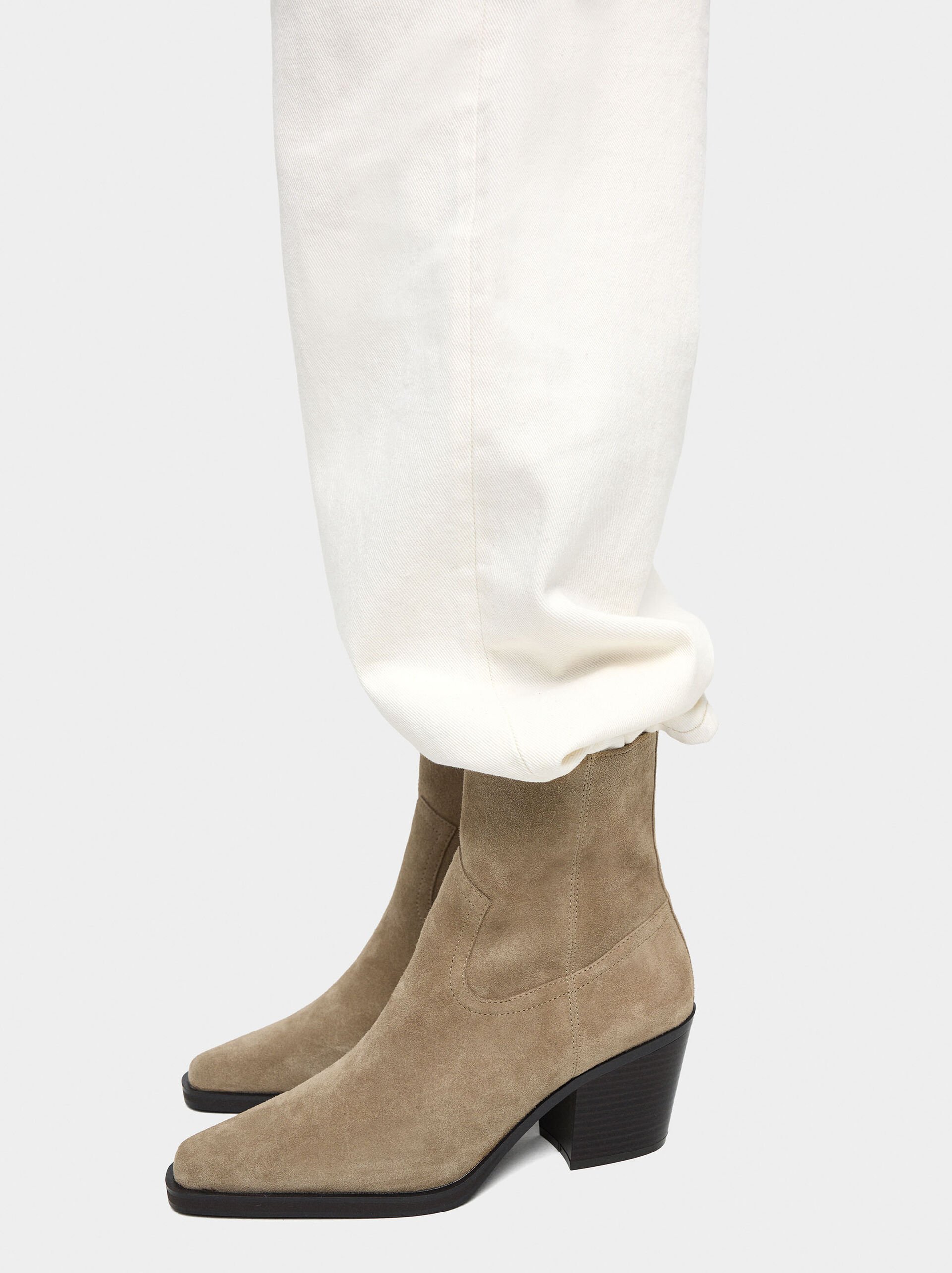 Leather ankle boots with wide heel image number 1.0